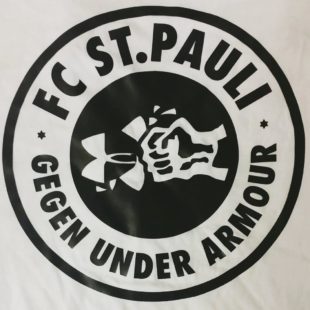 St Pauli Fans gegen Under Armour