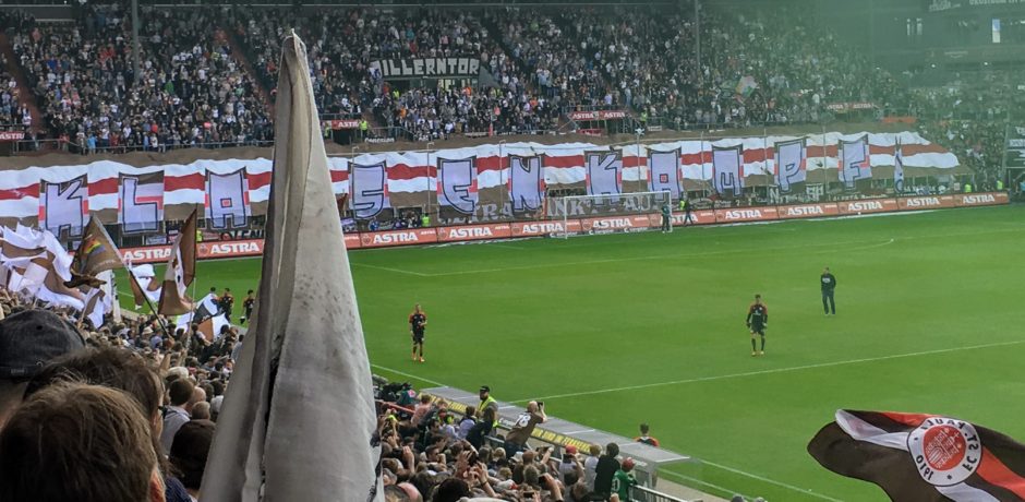 Abstiegskampf beim FC St. Pauli "Klassenkampf" Choreo